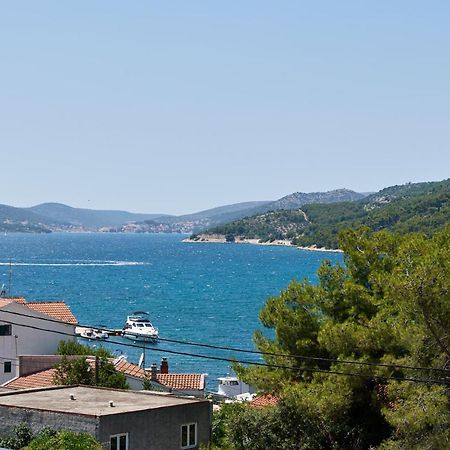 Nela & Sara - 2 Apartments With Heated Swimming Pool Seget Vranjica Exterior photo