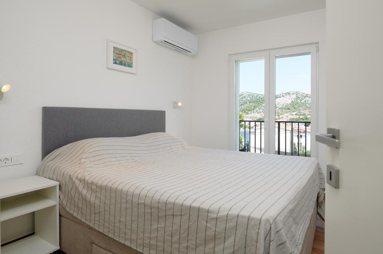 Nela & Sara - 2 Apartments With Heated Swimming Pool Seget Vranjica Exterior photo