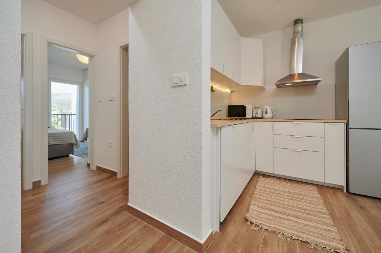 Nela & Sara - 2 Apartments With Heated Swimming Pool Seget Vranjica Exterior photo