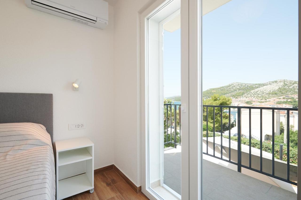Nela & Sara - 2 Apartments With Heated Swimming Pool Seget Vranjica Exterior photo